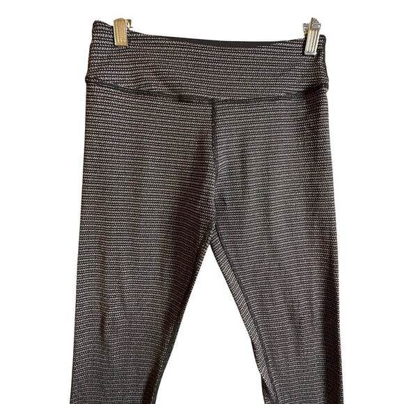 Beyond Yoga Leggings Womens Sz M Titanium Pinstripe Mid Rise Wide Waistband EC - Picture 6 of 16